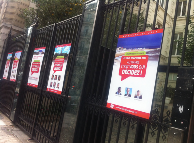 Devant le siège du PS, rue de Solférino à Paris © M.M Devant le siège du PS, rue de Solférino à Paris © M.M